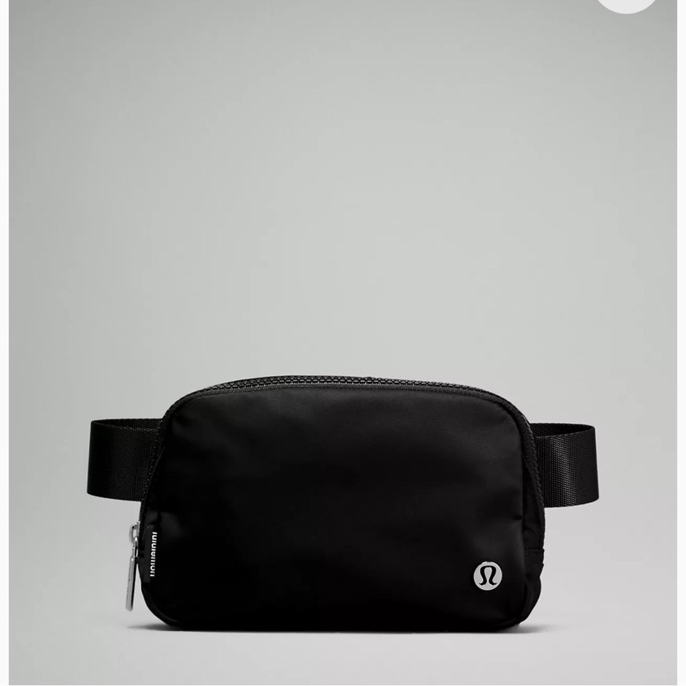 BNWT Lululemon Everywhere Belt Bag
